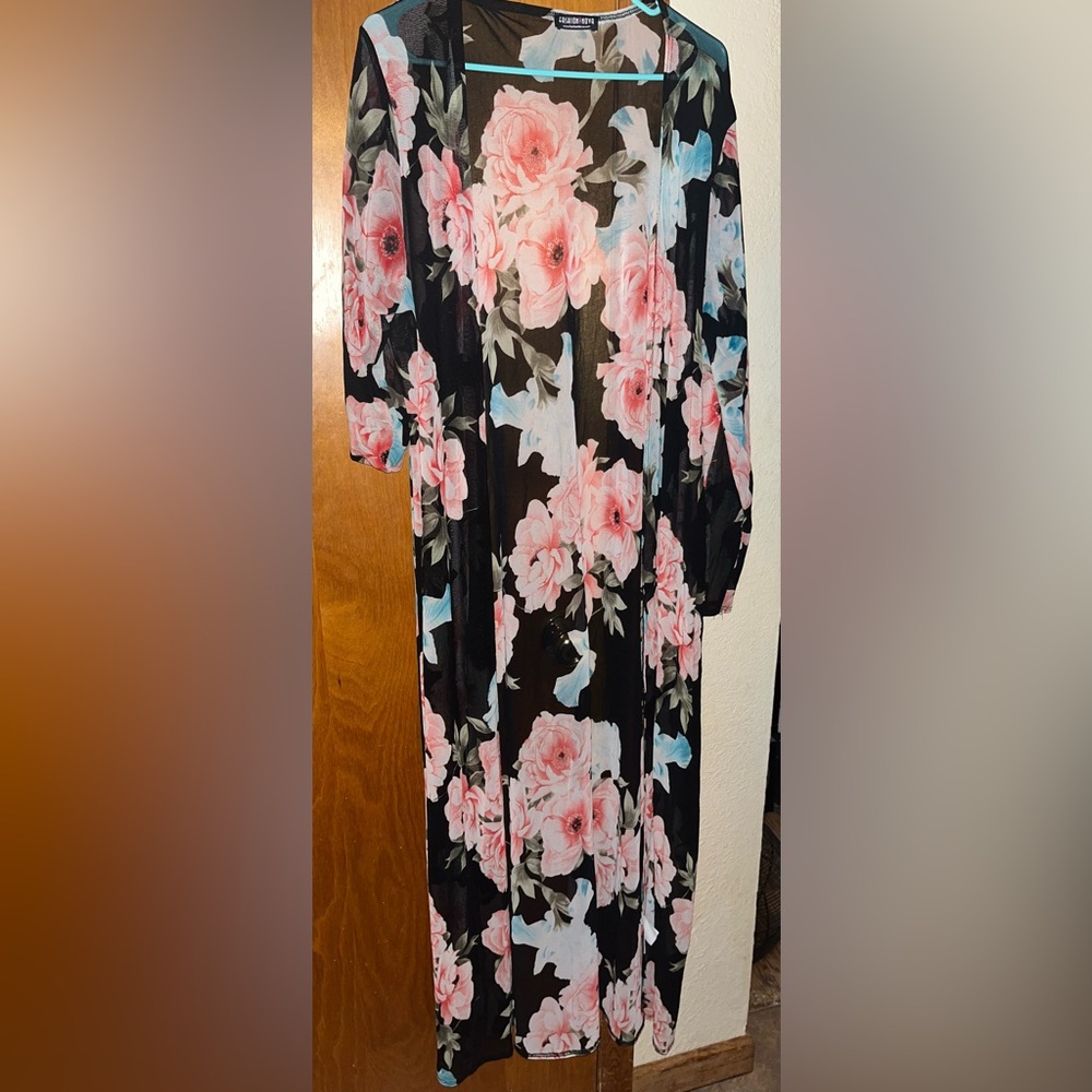 Fashion Nova Floral Kimono